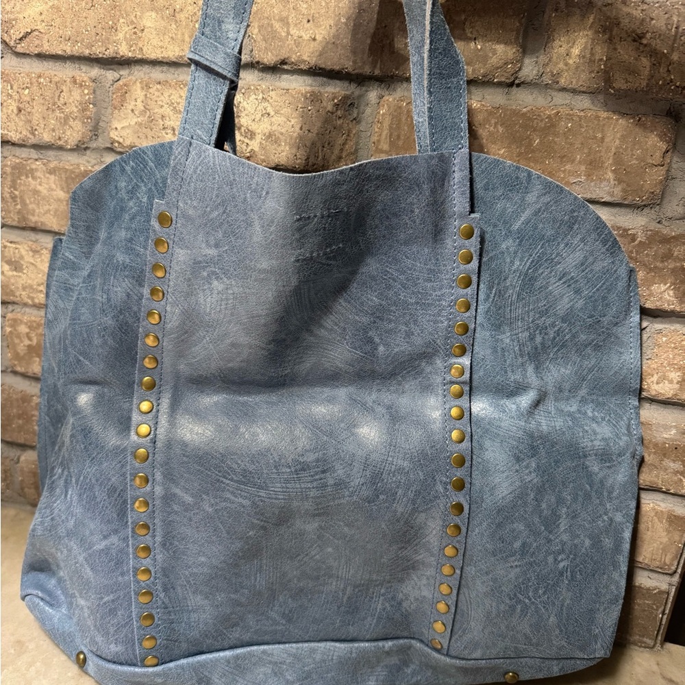 Italian leather shoulder bag **never used